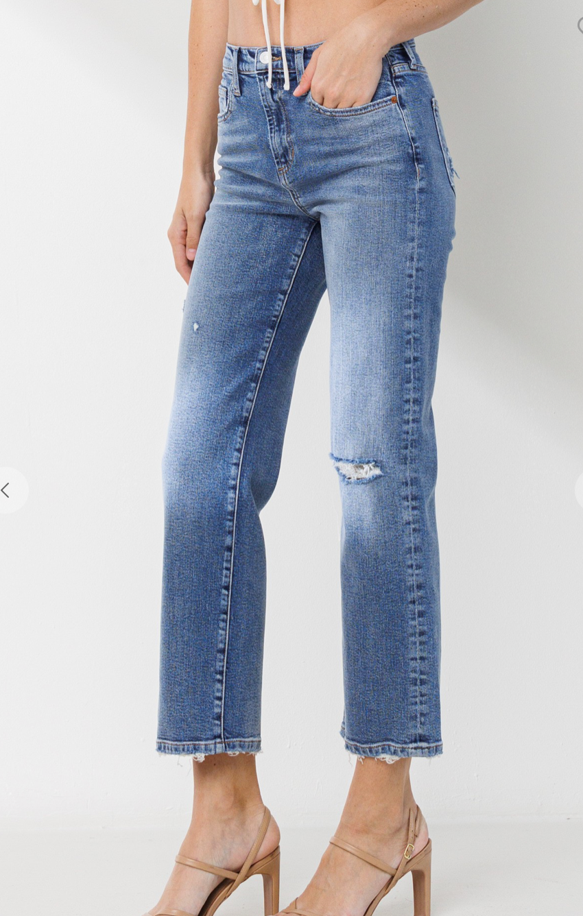 HIGH RISE STRAIGHT DISTRESSED JEANS
